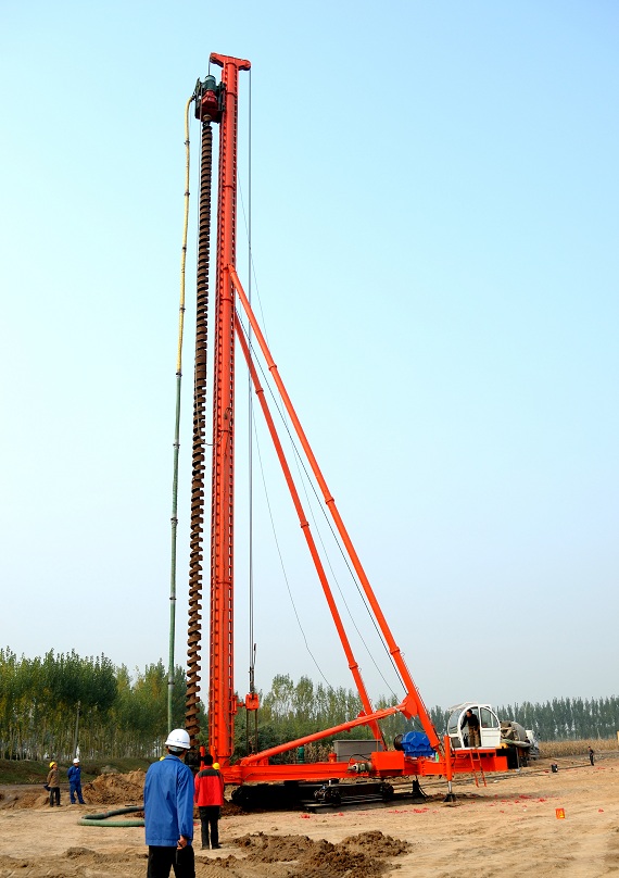 26米長螺旋鑽（zuàn）機